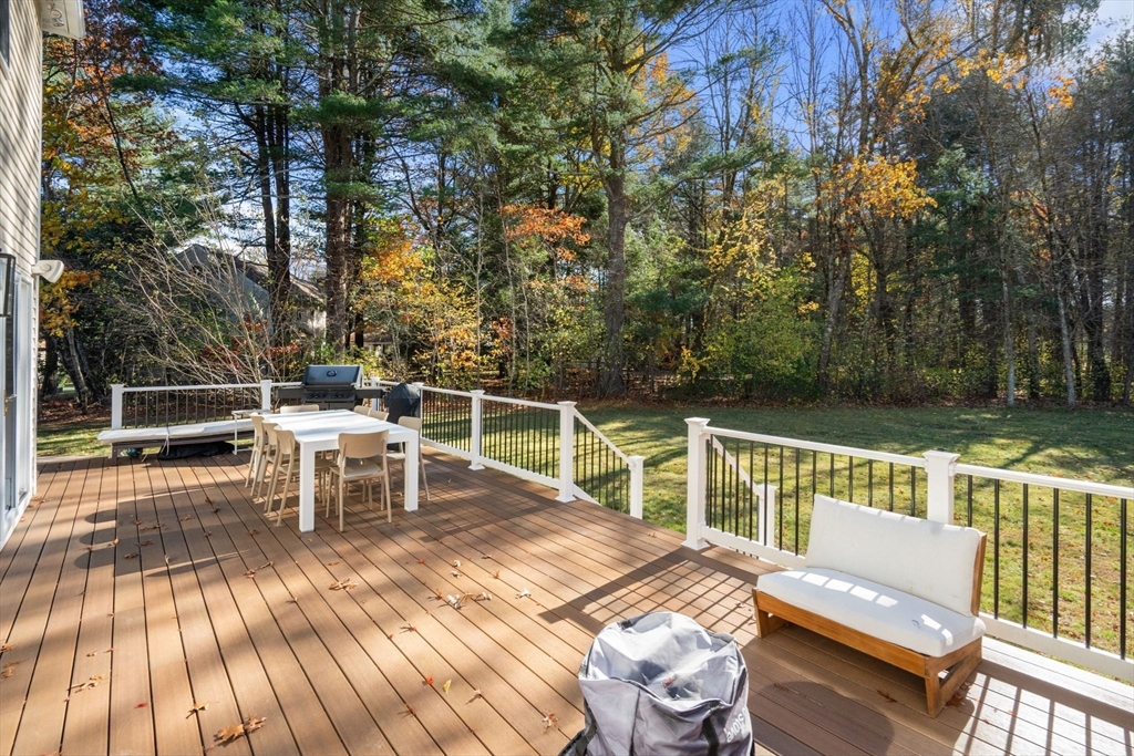 23 Bubbling Brook Rd