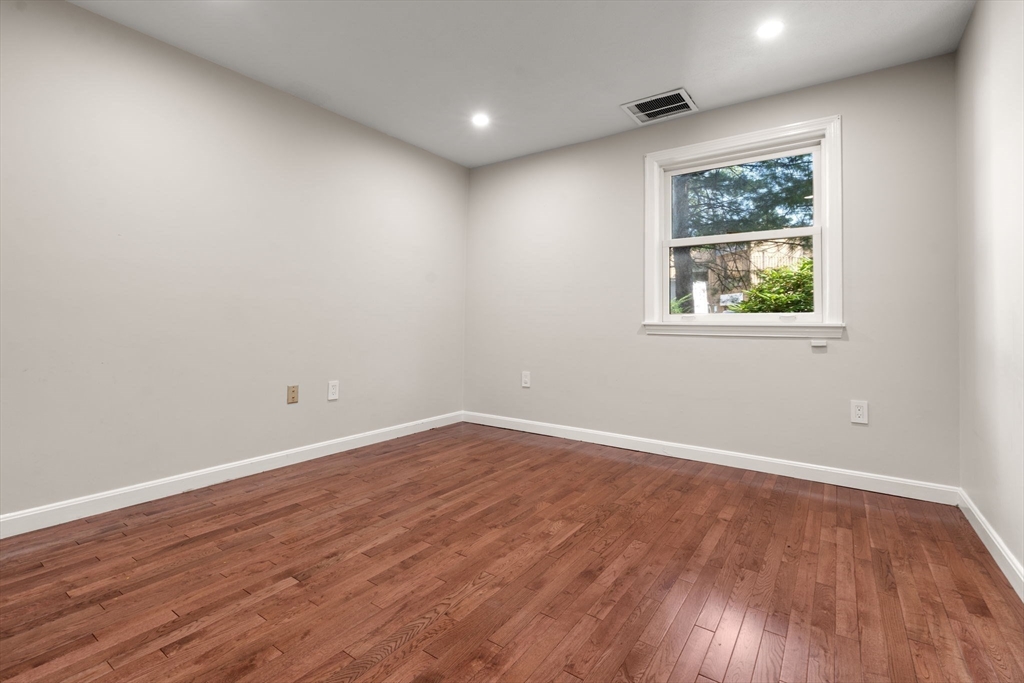 1216 Vfw Pkwy # 40