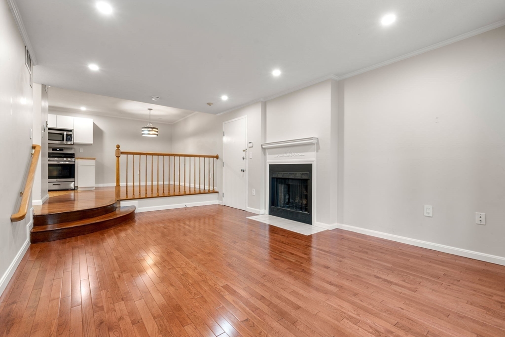 1216 Vfw Pkwy # 40