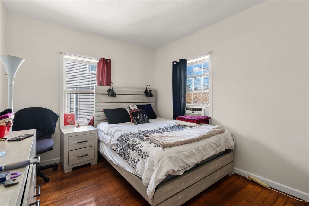 23-25 Hoyle St