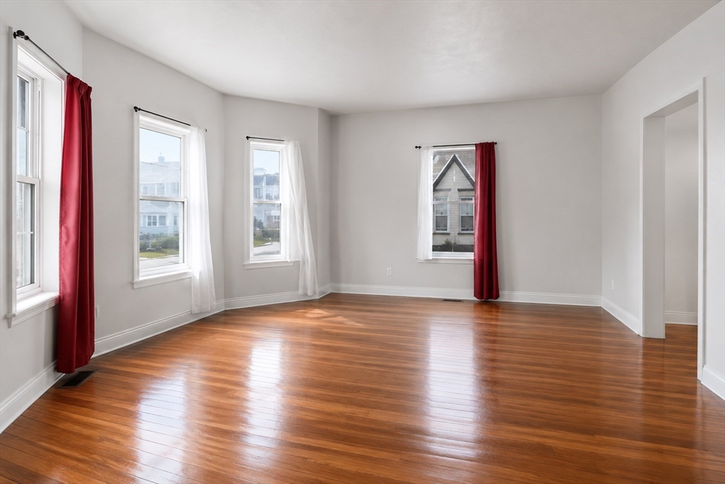 23-25 Hoyle St