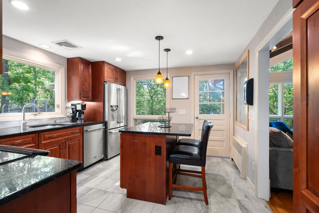 94 Mayfair Dr