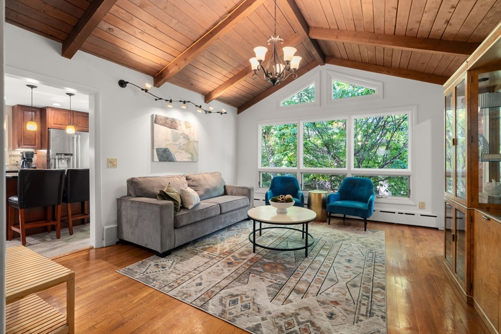 94 Mayfair Dr