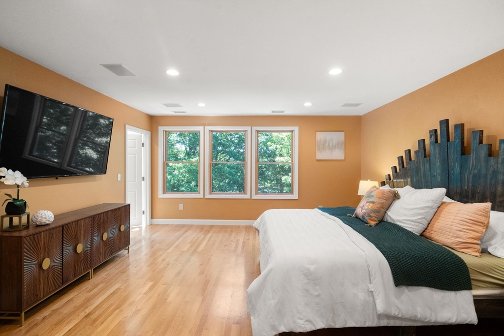 94 Mayfair Dr