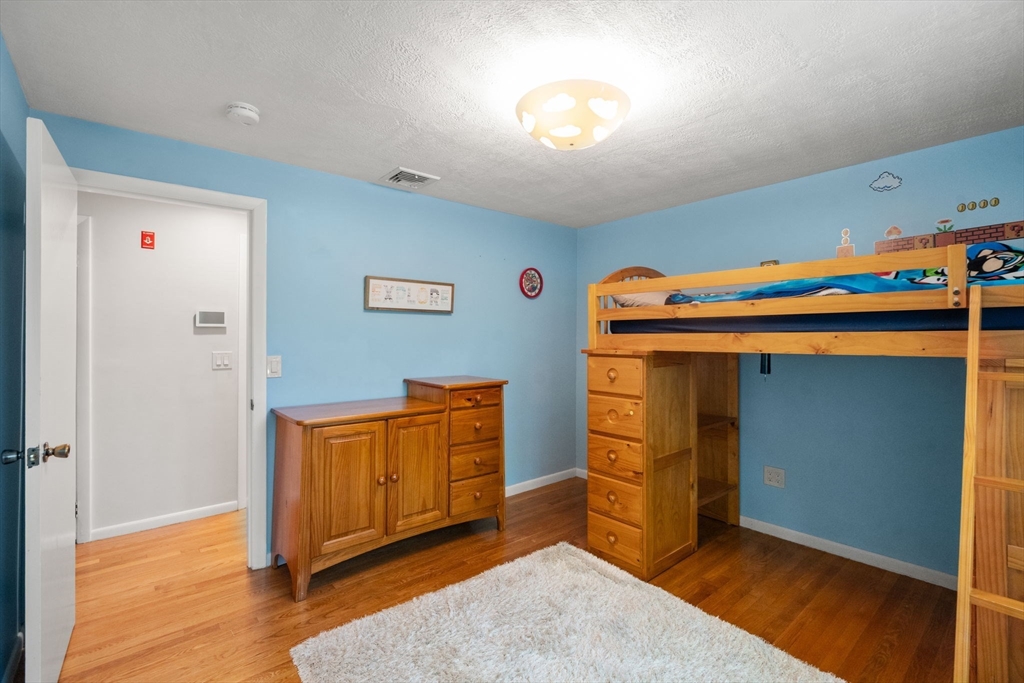 94 Mayfair Dr