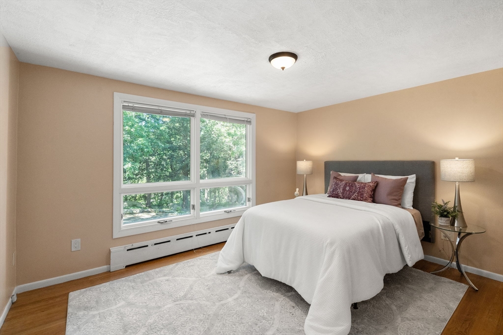 94 Mayfair Dr