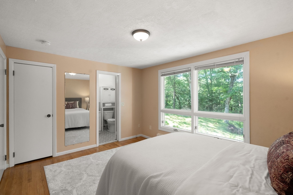 94 Mayfair Dr