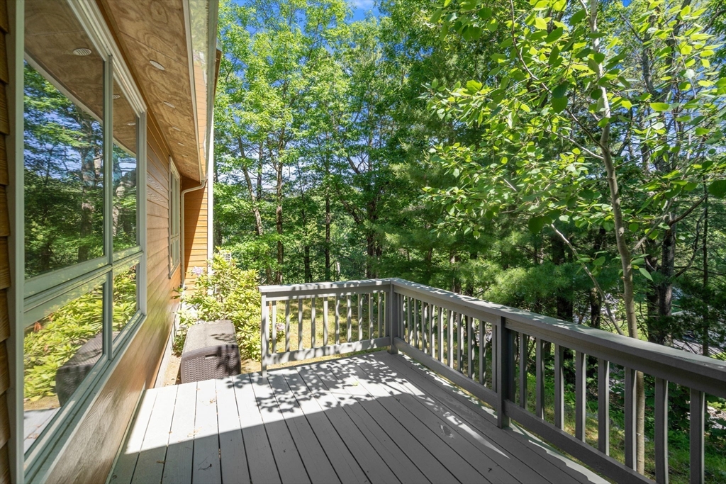 94 Mayfair Dr
