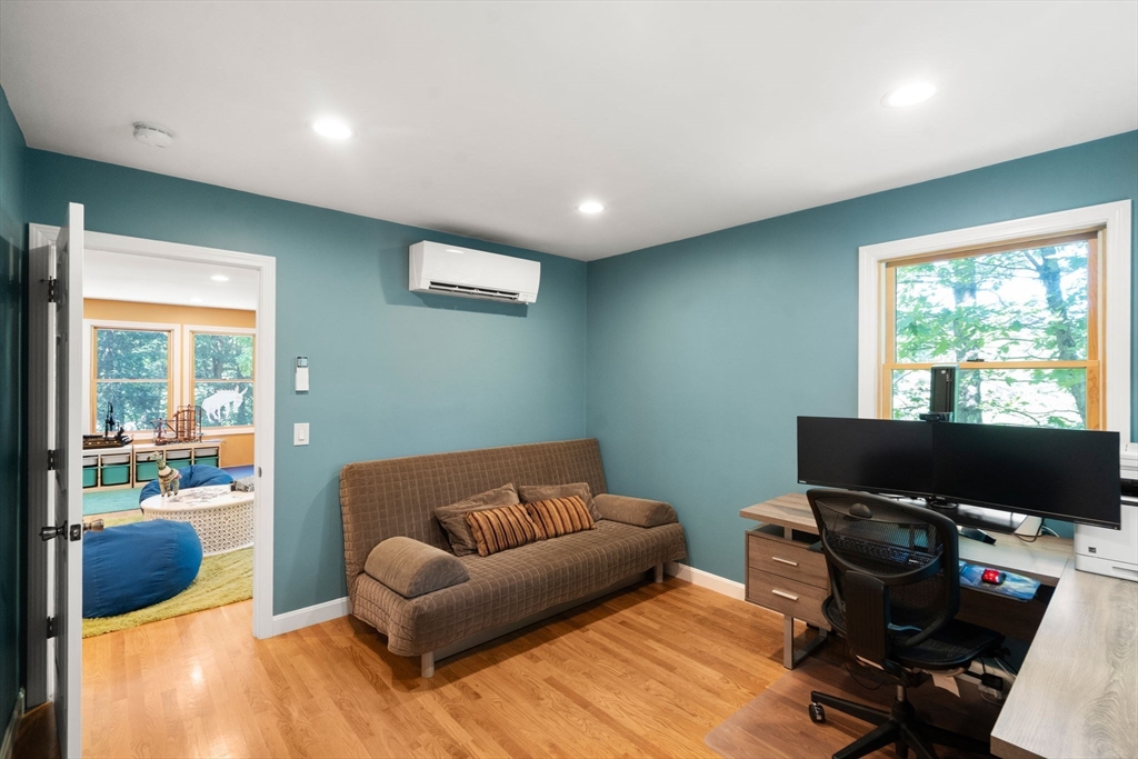 94 Mayfair Dr