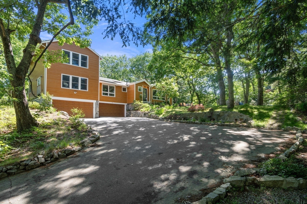 94 Mayfair Dr