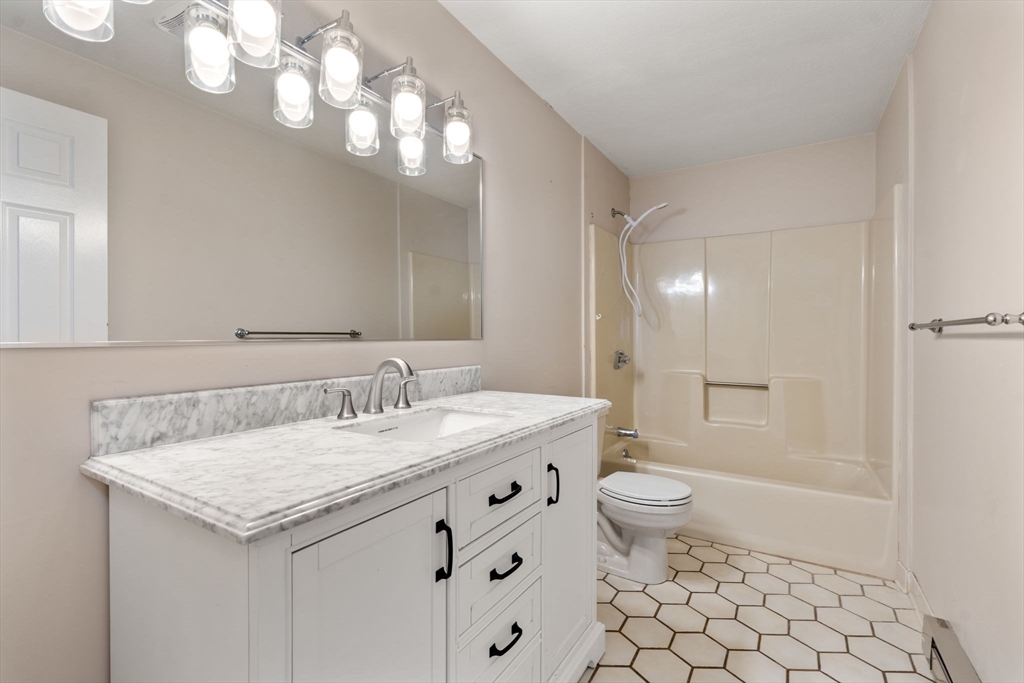 1216 Vfw Pkwy # 40
