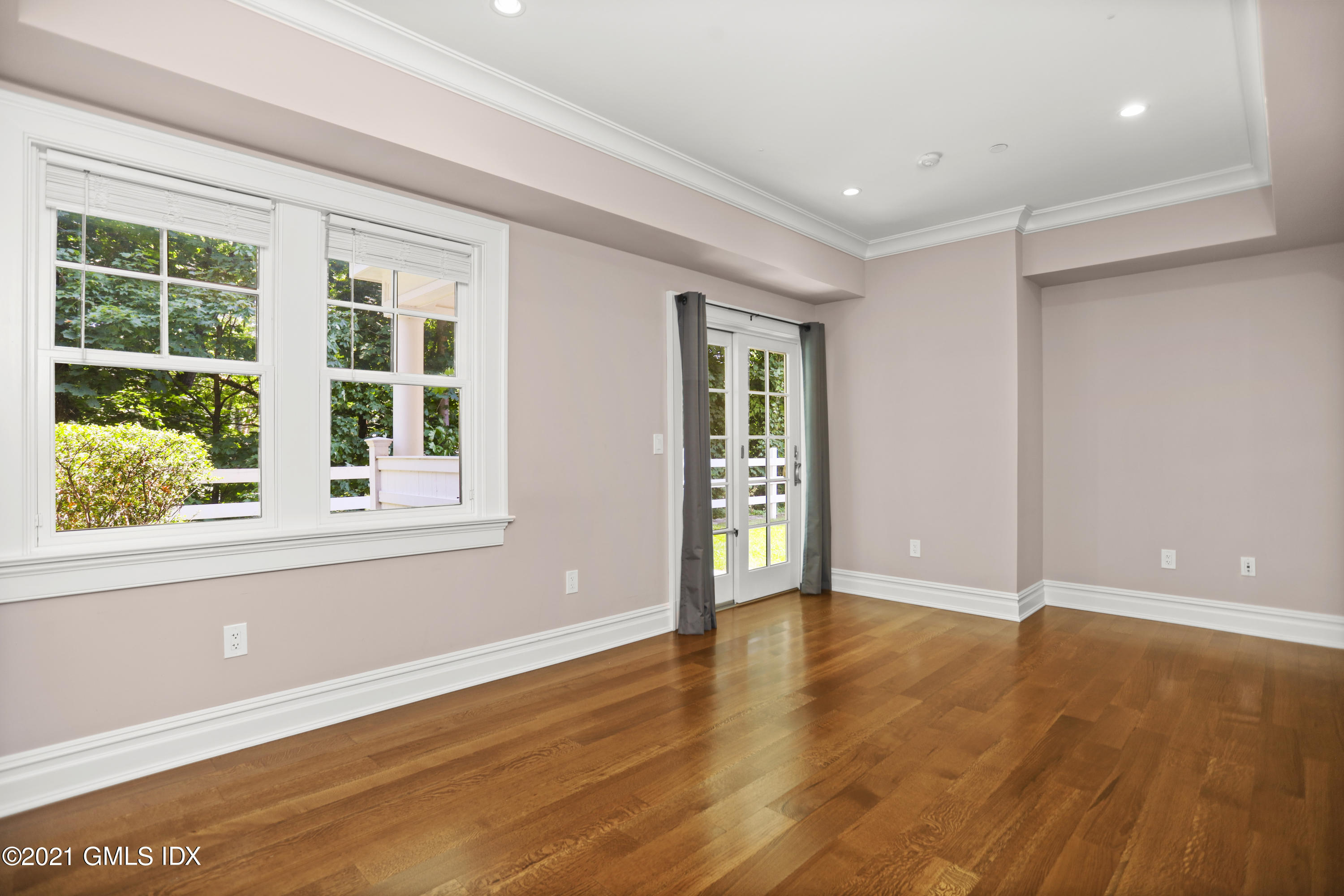 69 Riverdale Avenue, 601