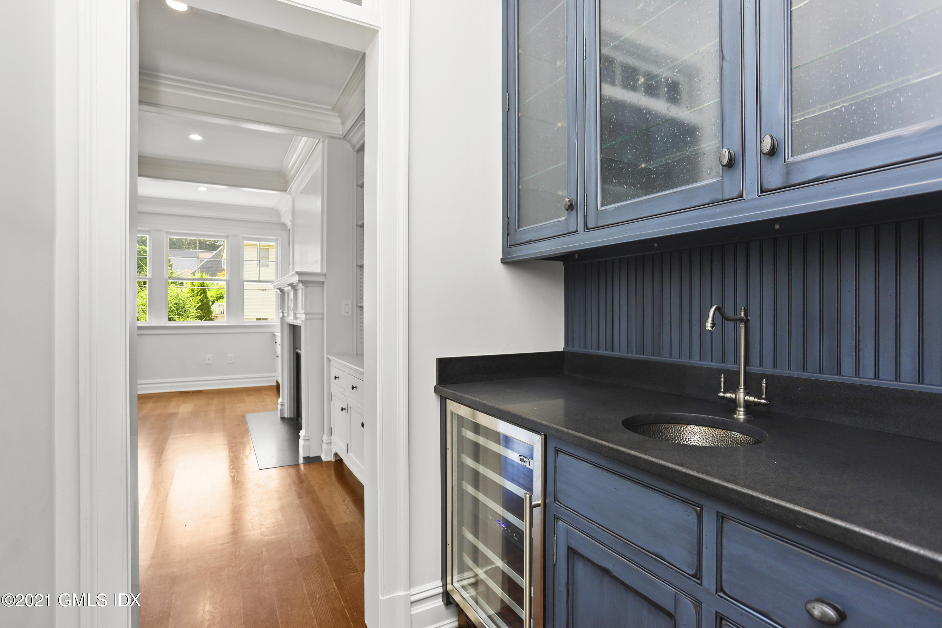 69 Riverdale Avenue, 601