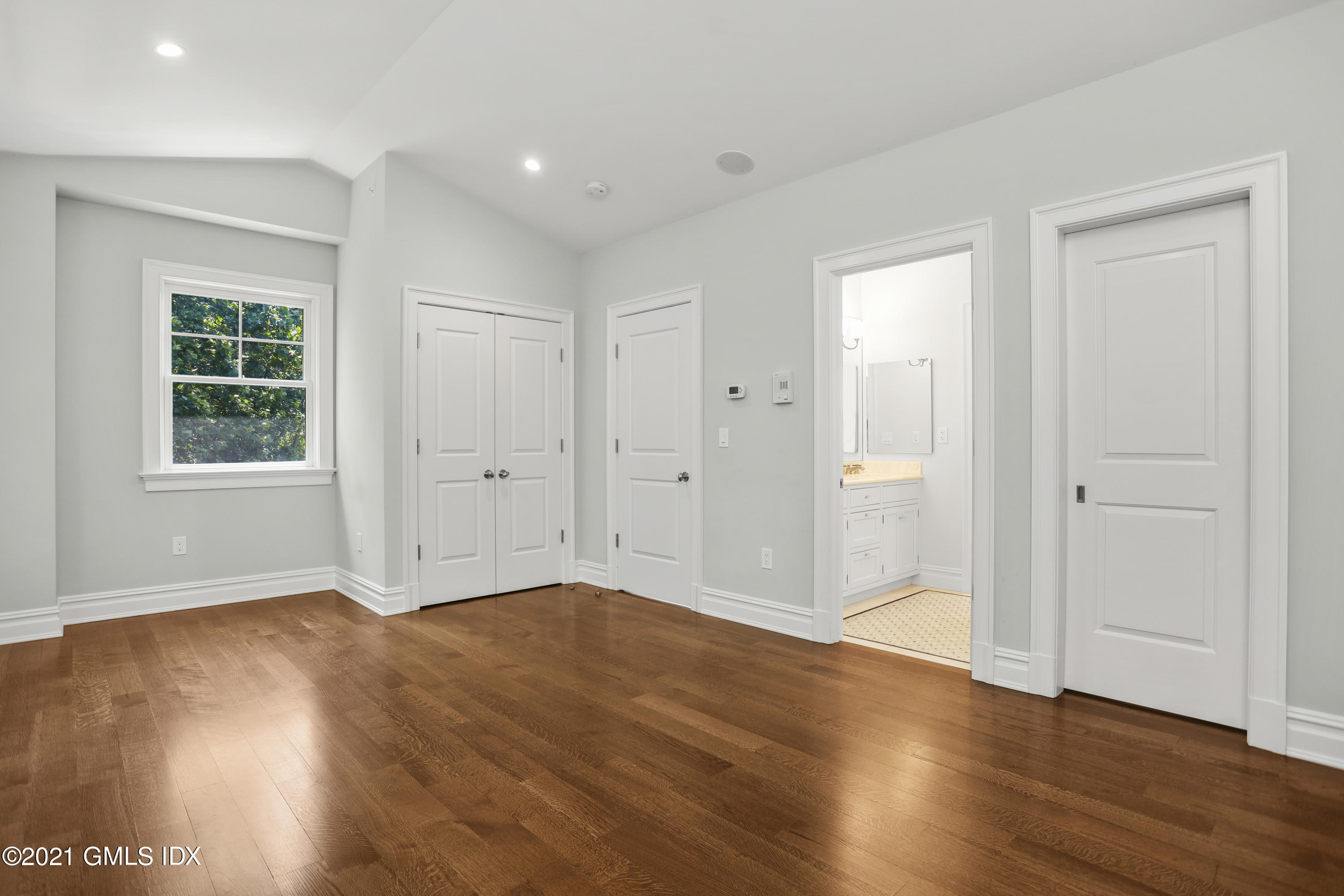 69 Riverdale Avenue, 601