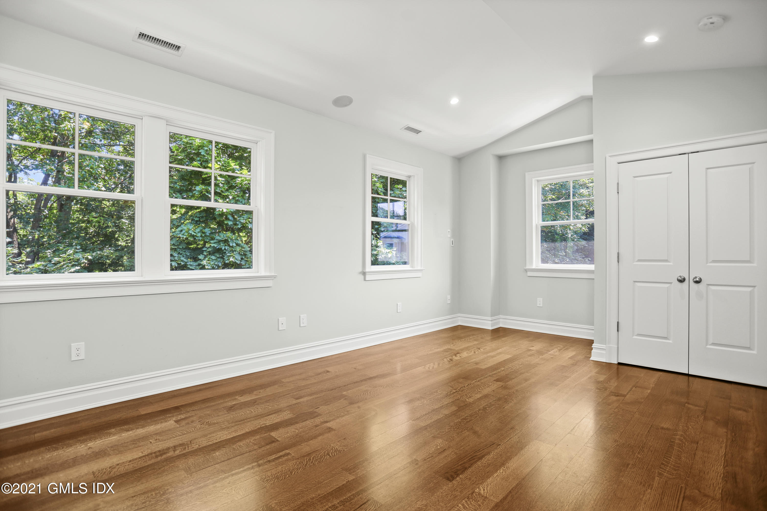 69 Riverdale Avenue, 601