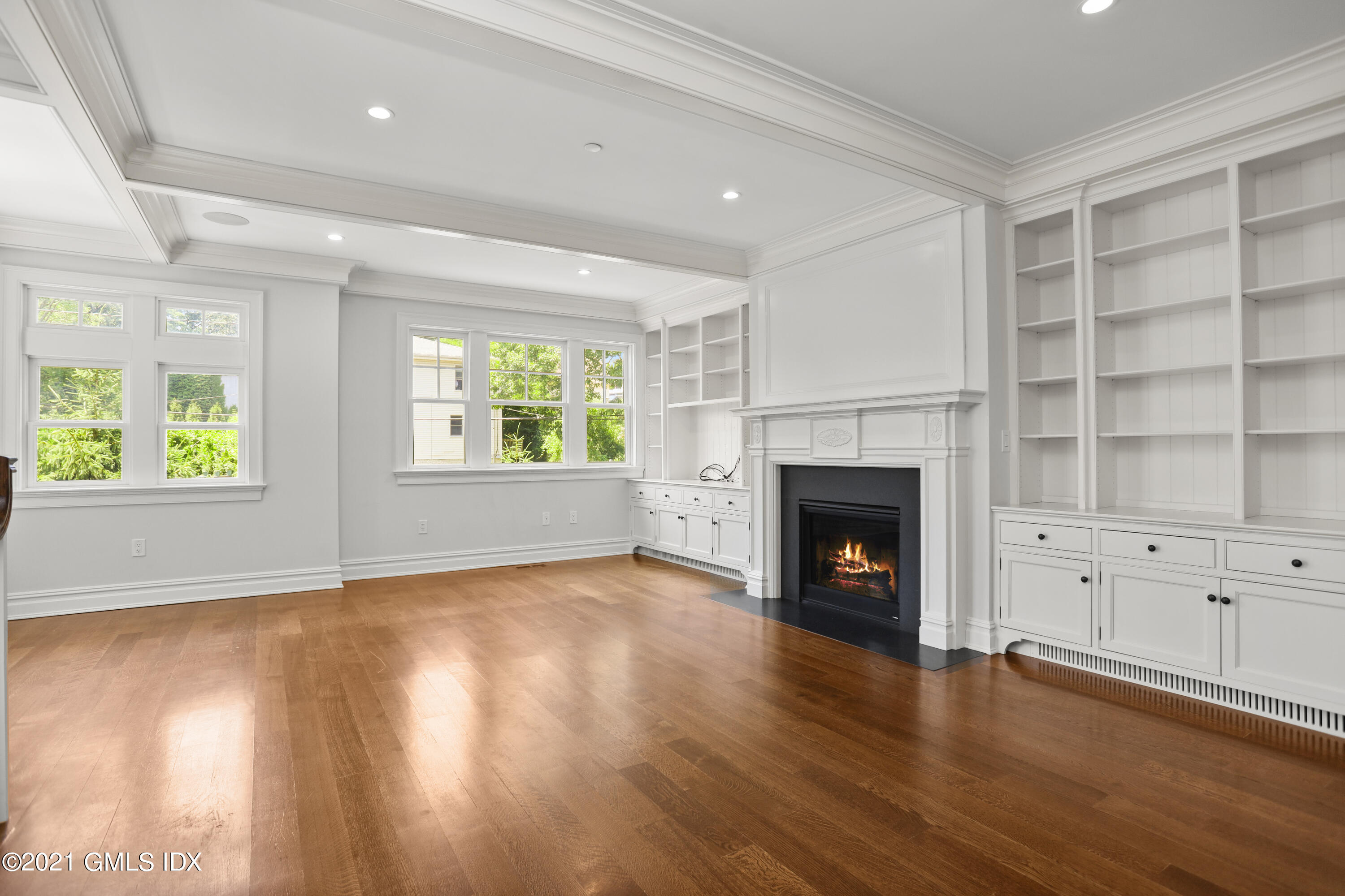 69 Riverdale Avenue, 601