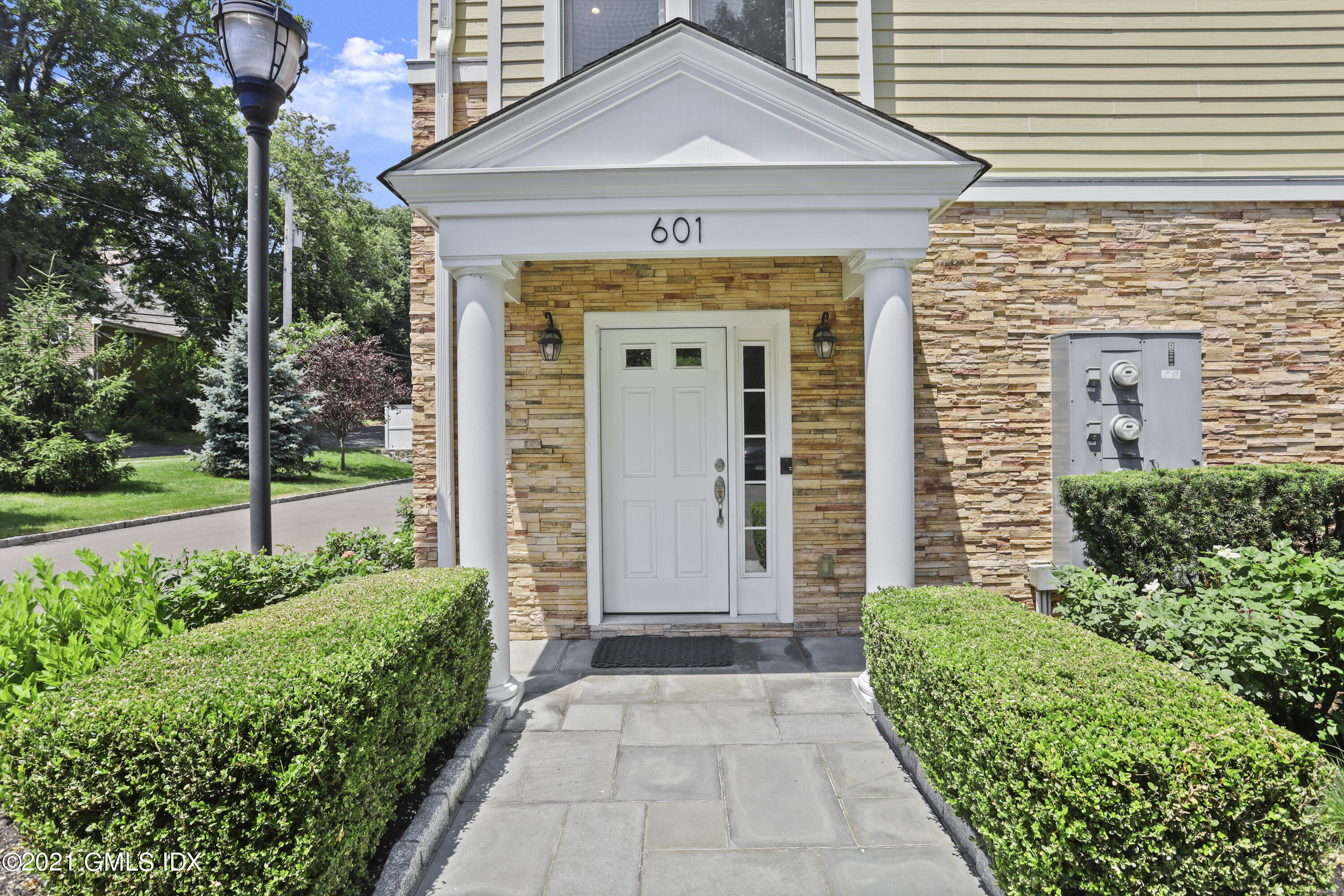 69 Riverdale Avenue, 601