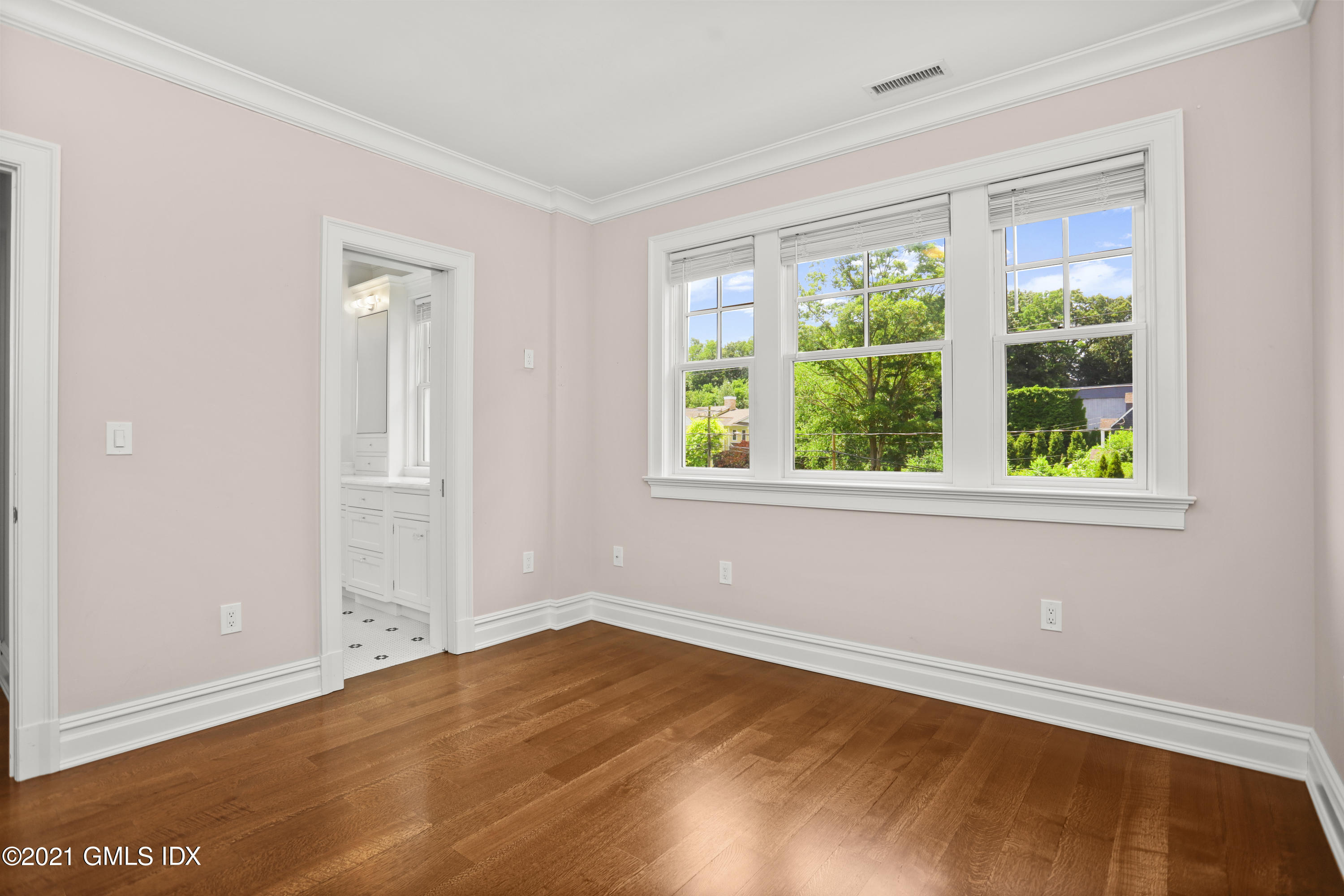 69 Riverdale Avenue, 601