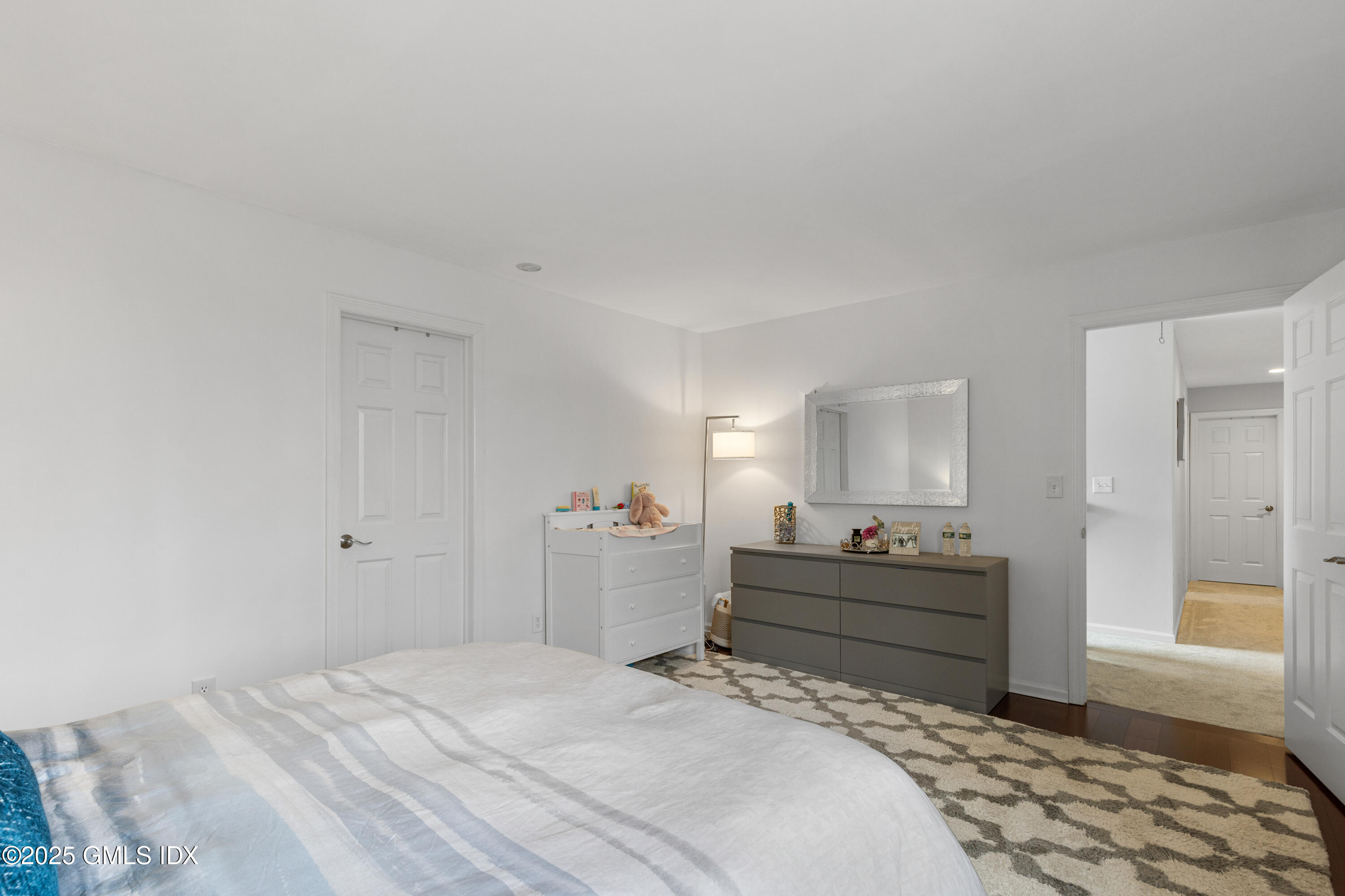 404 W Lyon Farm Drive, 404