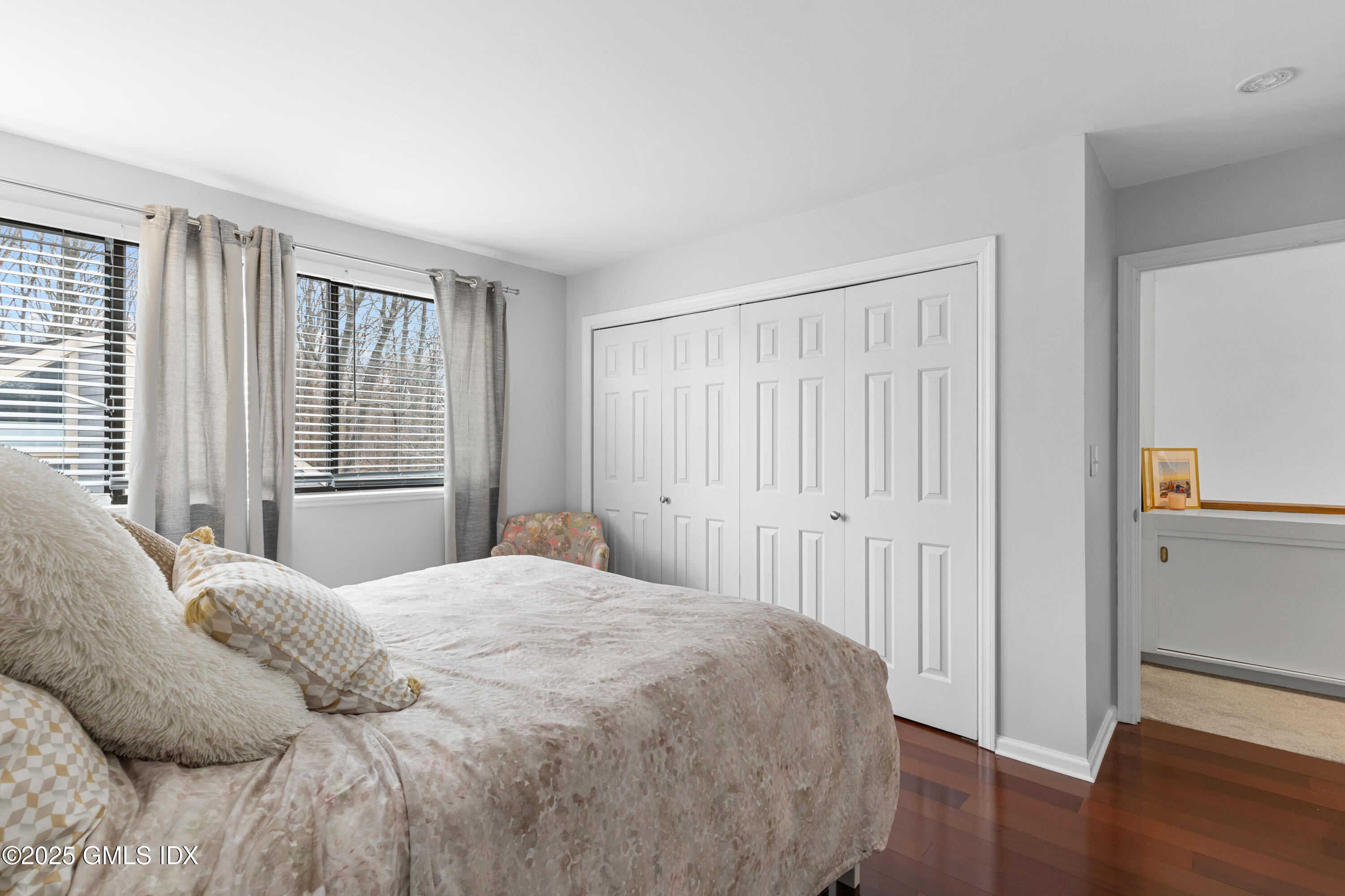 404 W Lyon Farm Drive, 404