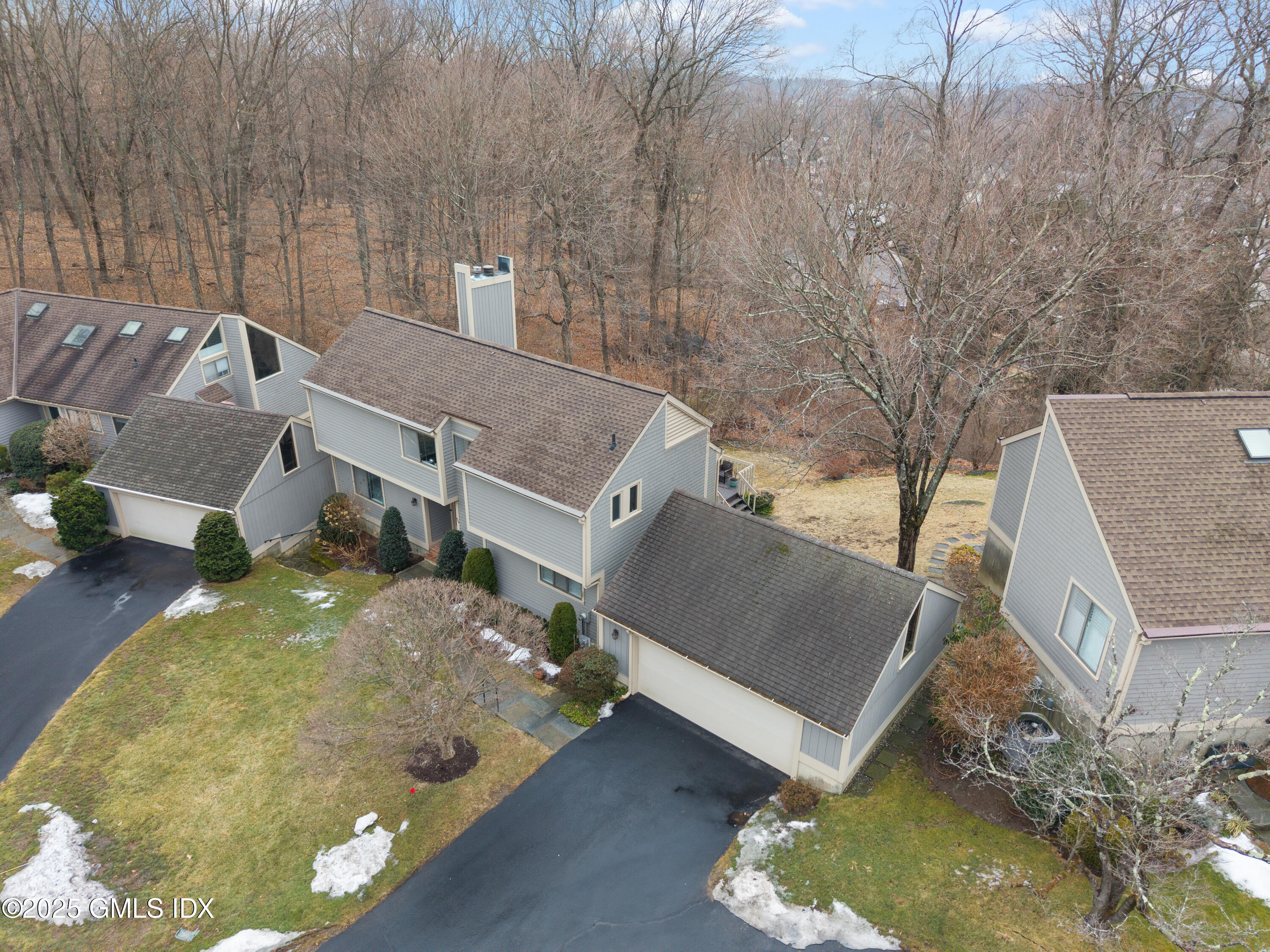 404 W Lyon Farm Drive, 404