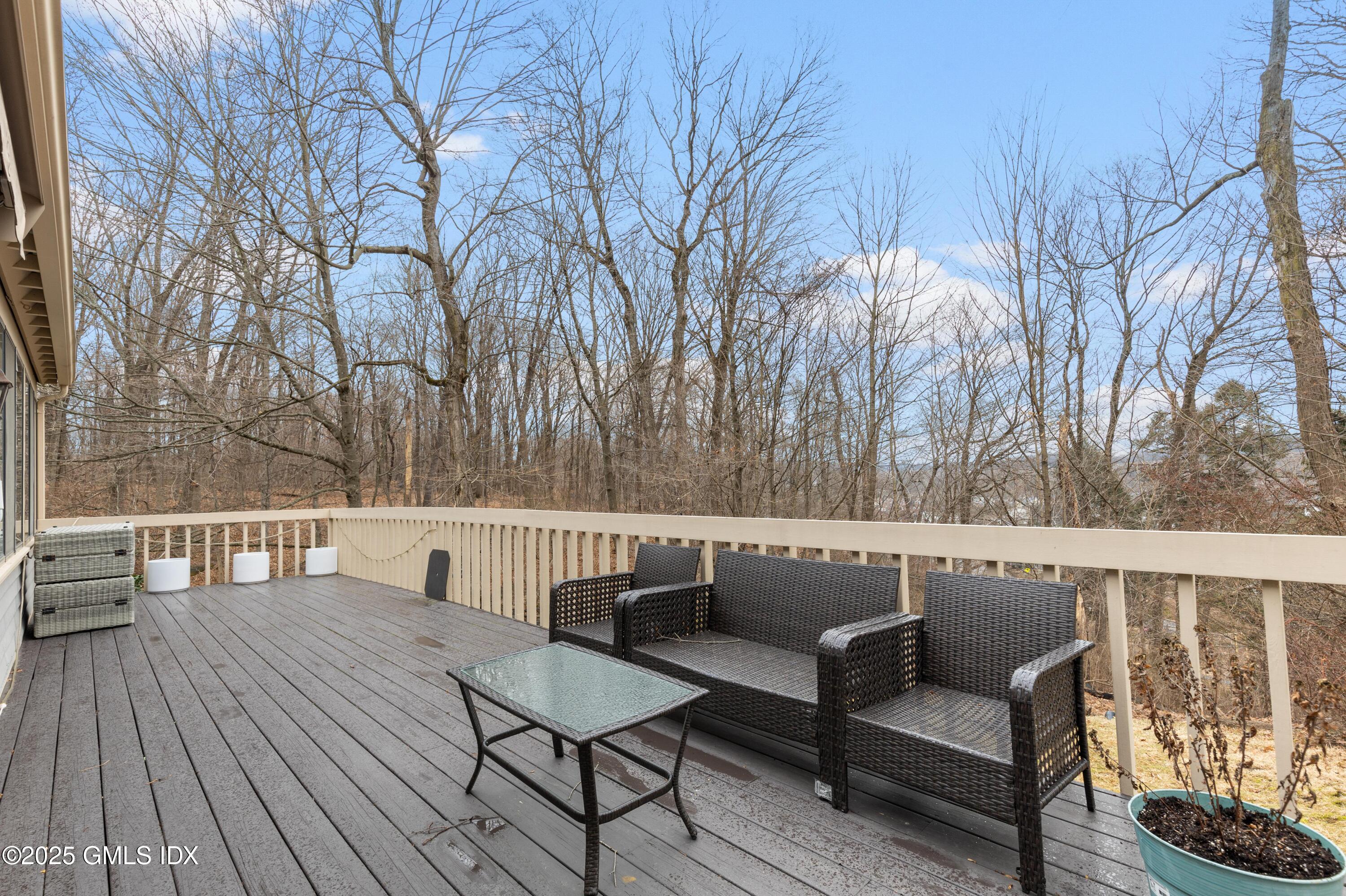 404 W Lyon Farm Drive, 404