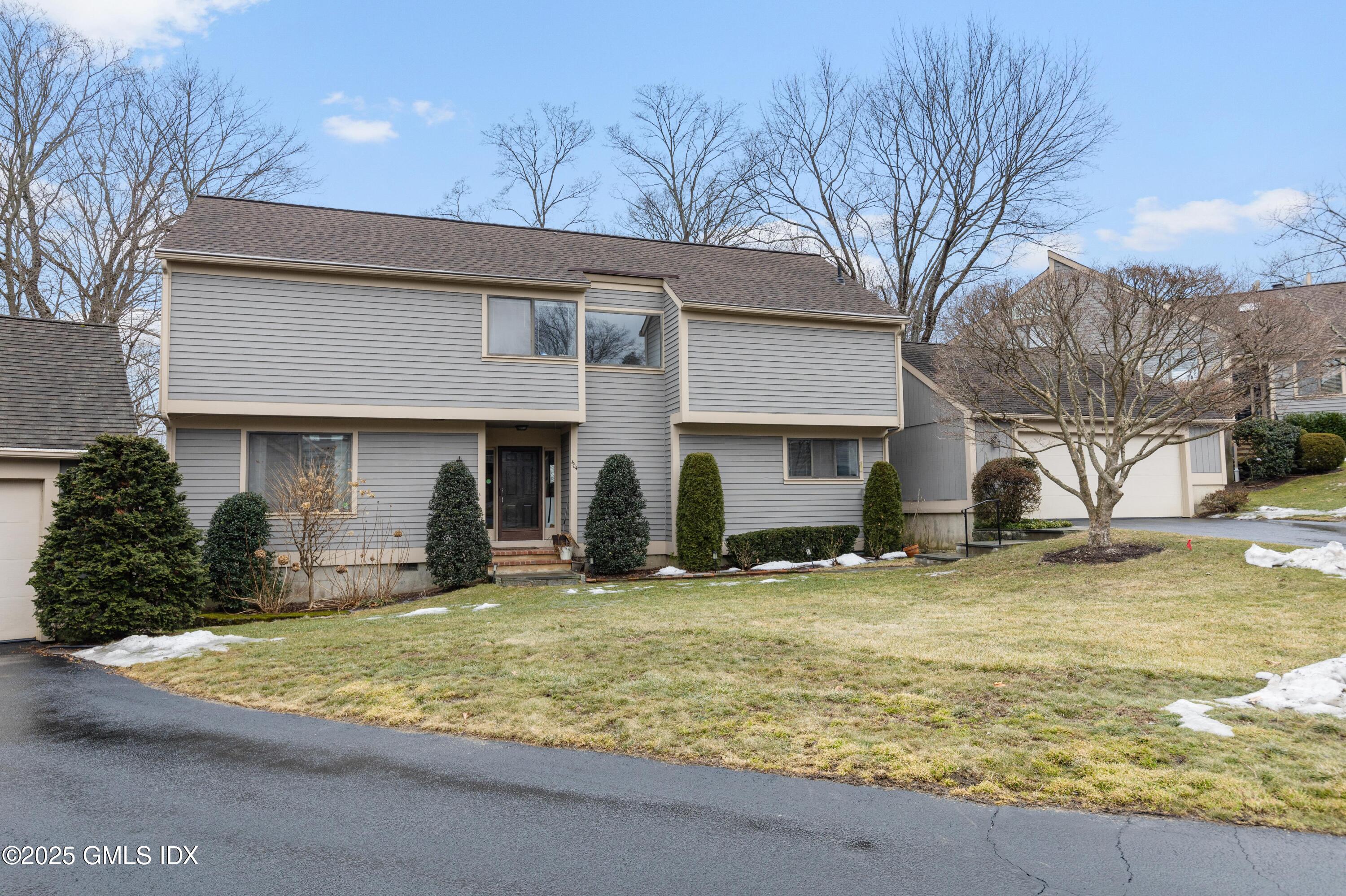 404 W Lyon Farm Drive, 404
