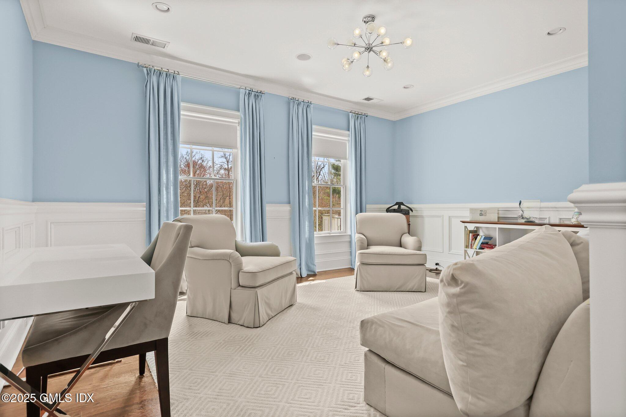 6 Coachlamp Lane
