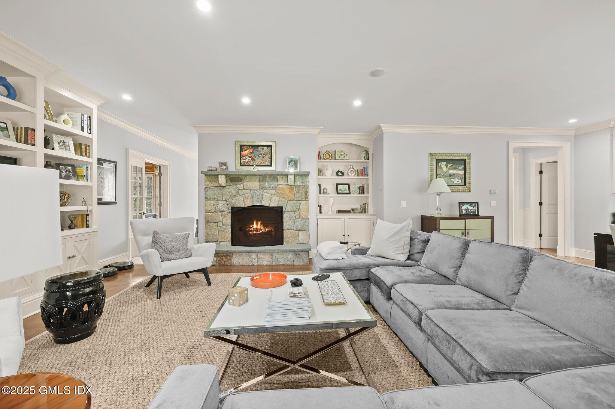 6 Coachlamp Lane