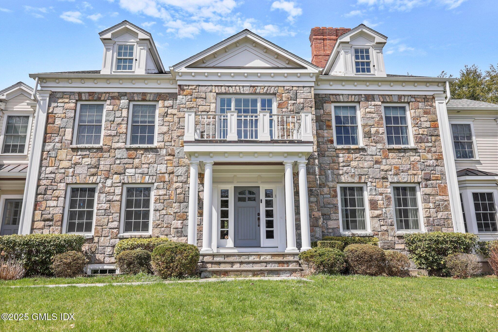 6 Coachlamp Lane