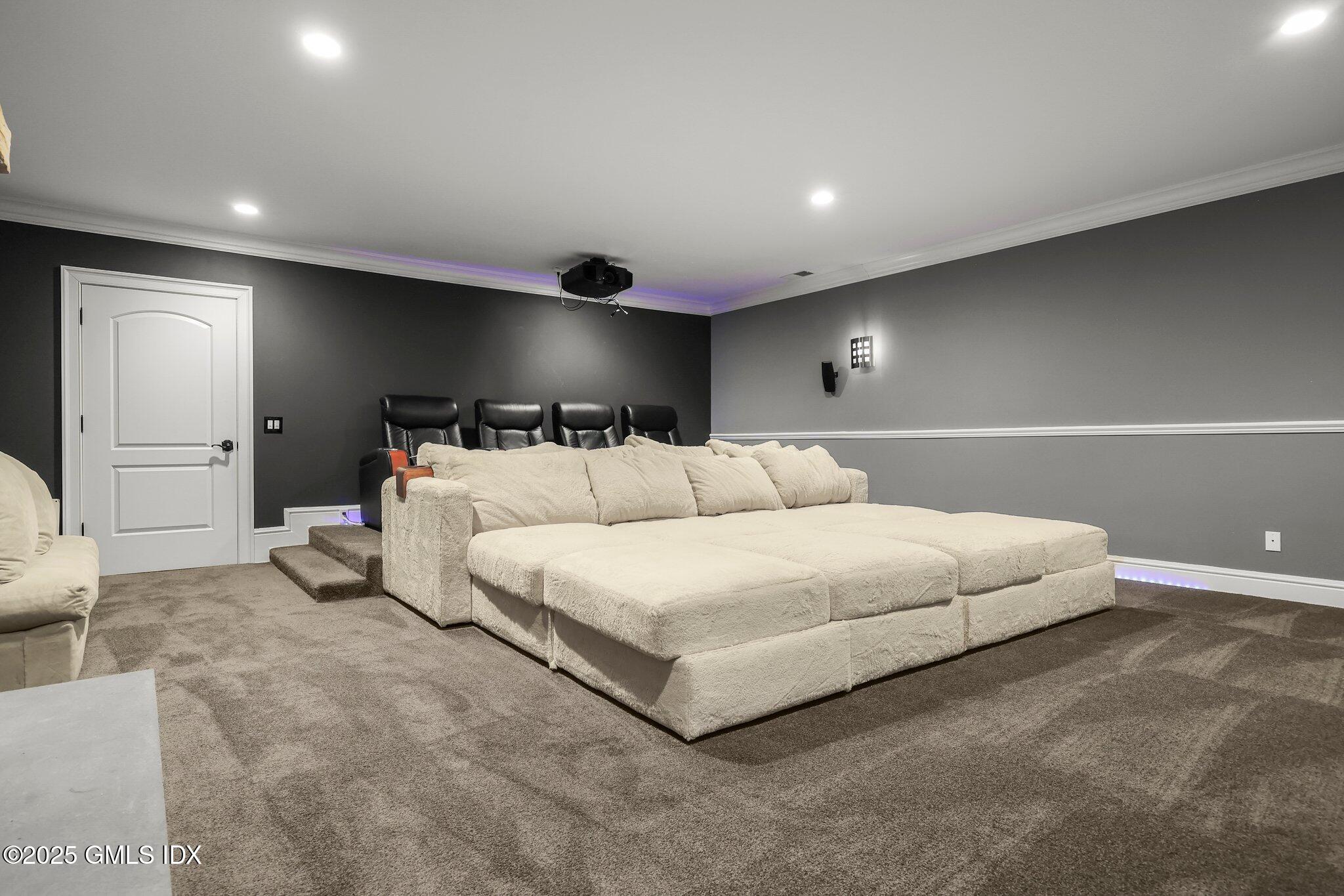 6 Coachlamp Lane