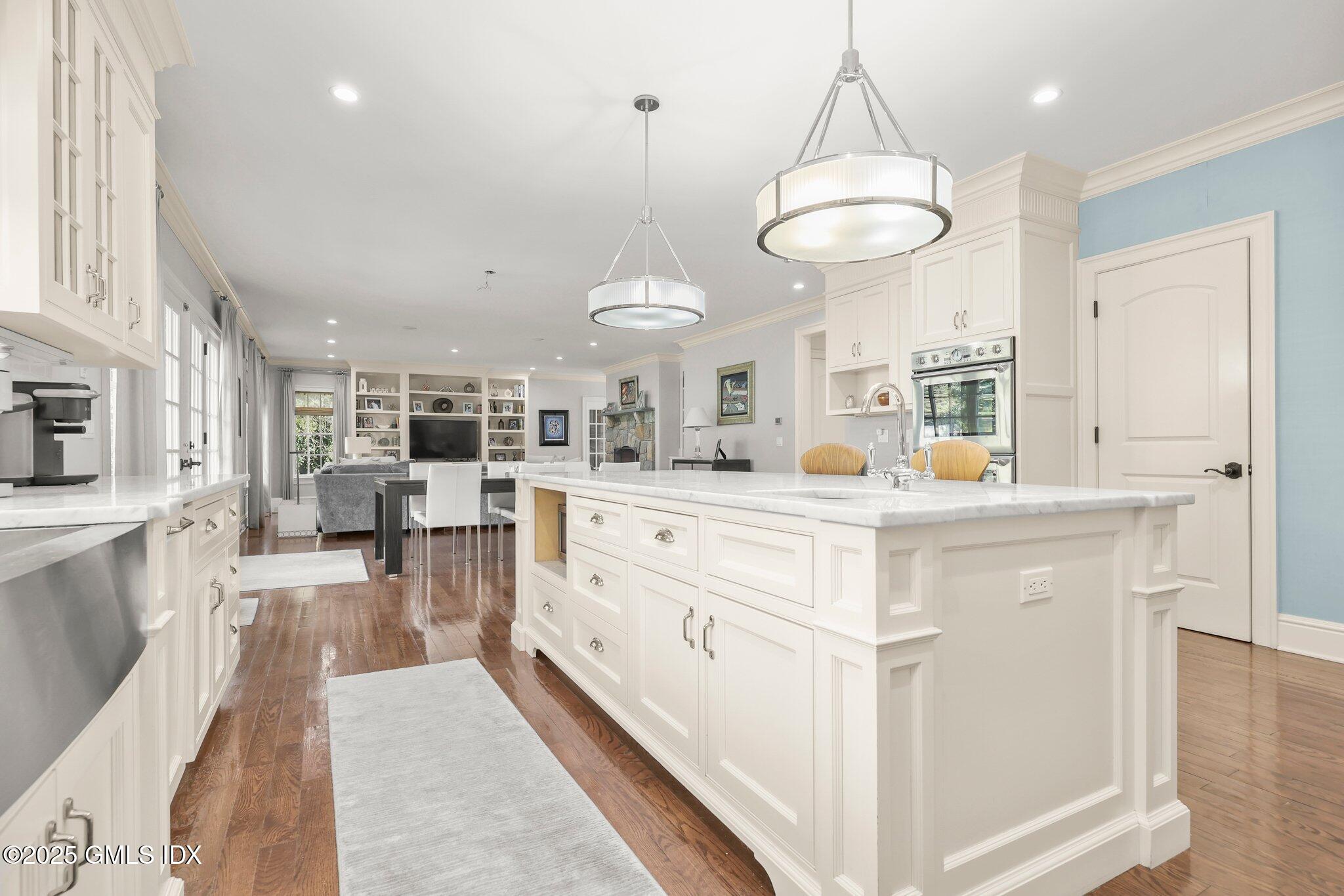 6 Coachlamp Lane