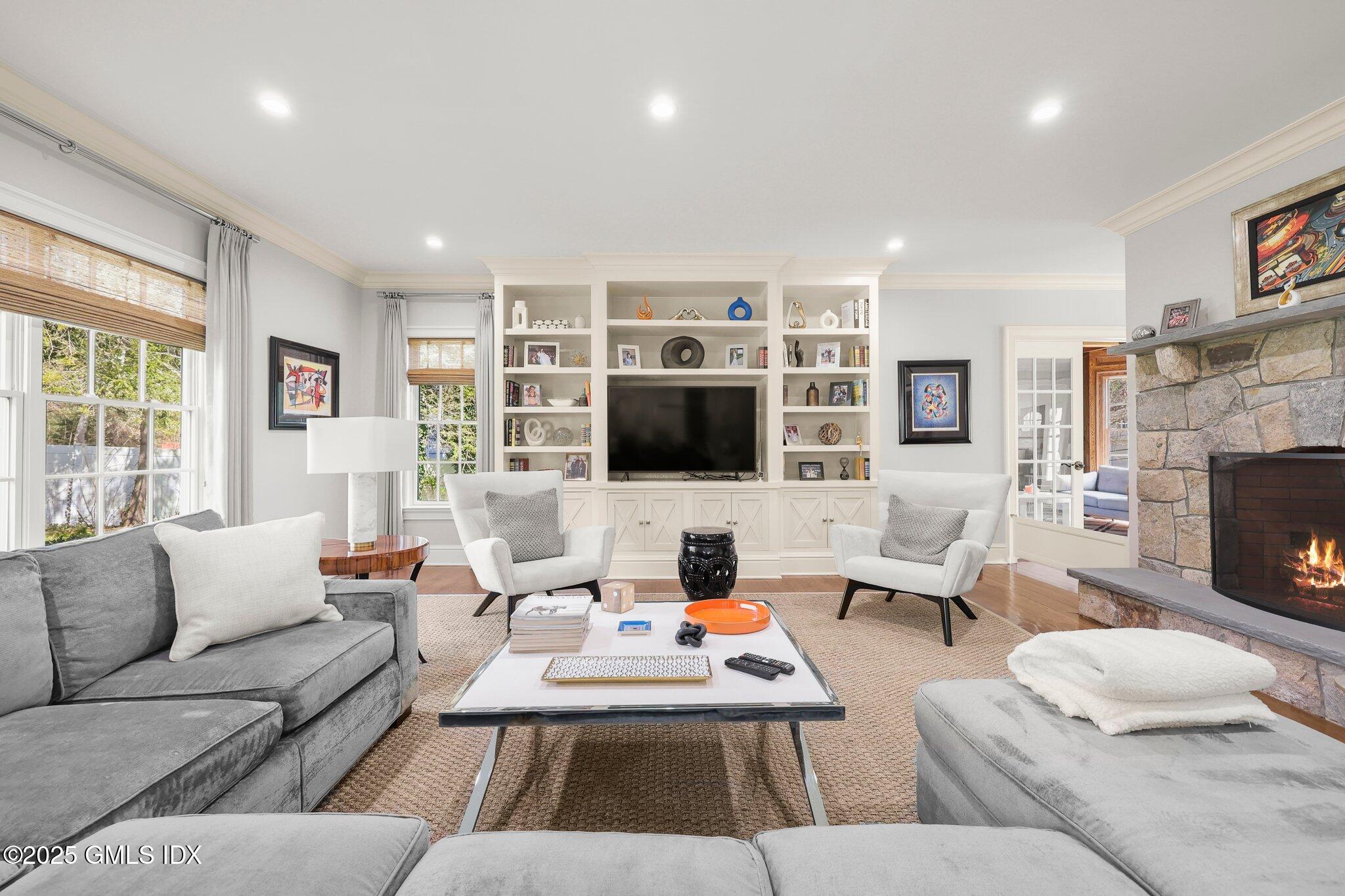 6 Coachlamp Lane