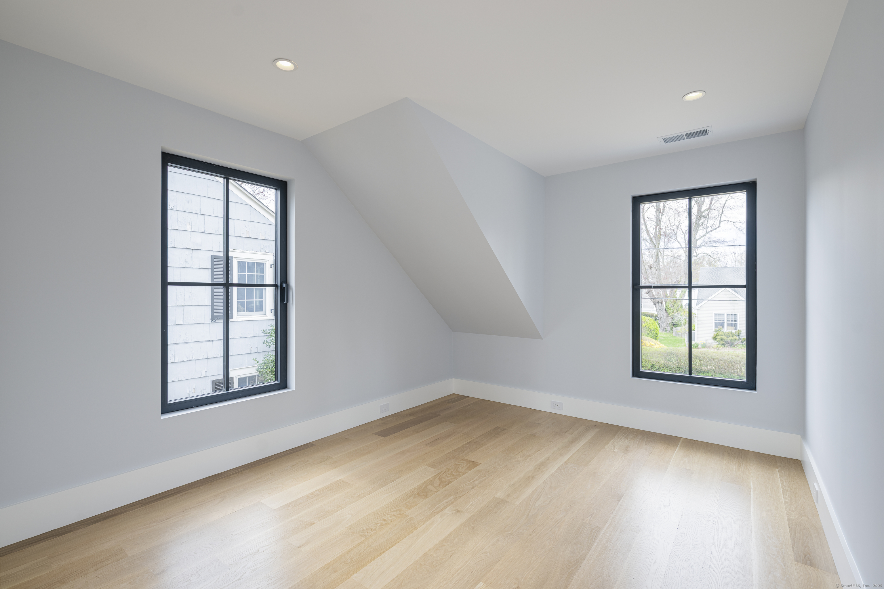 37 Lincoln Avenue