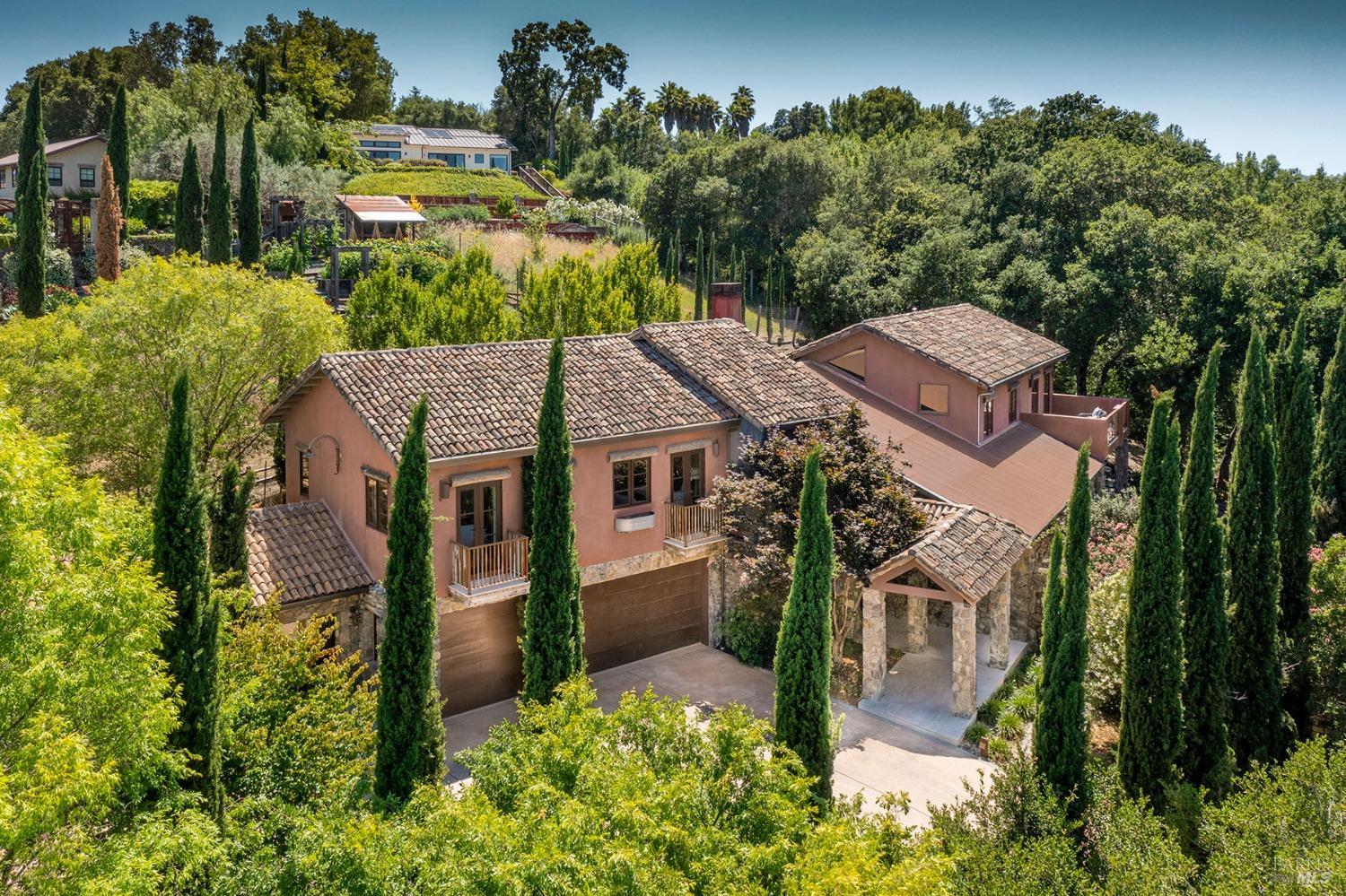 35 Forest Ln