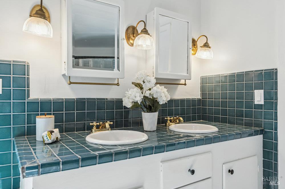 1180 Green Valley Road