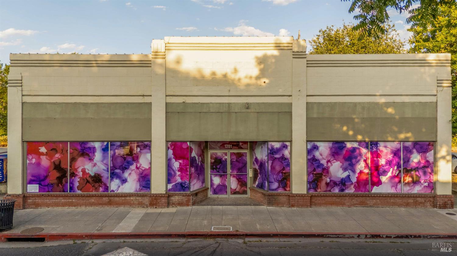 1201 Main St