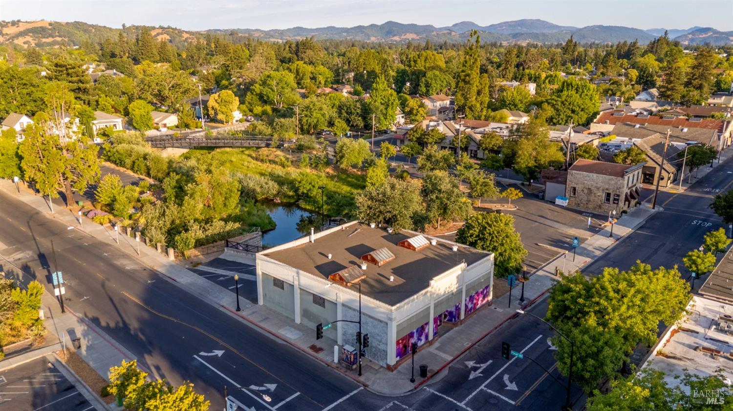 1201 Main St