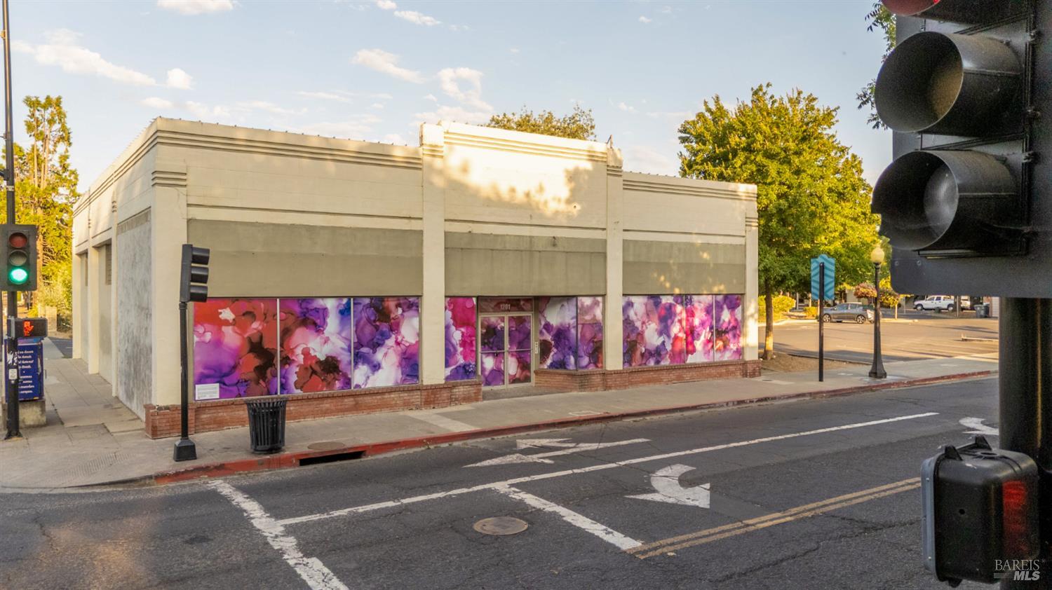 1201 Main St