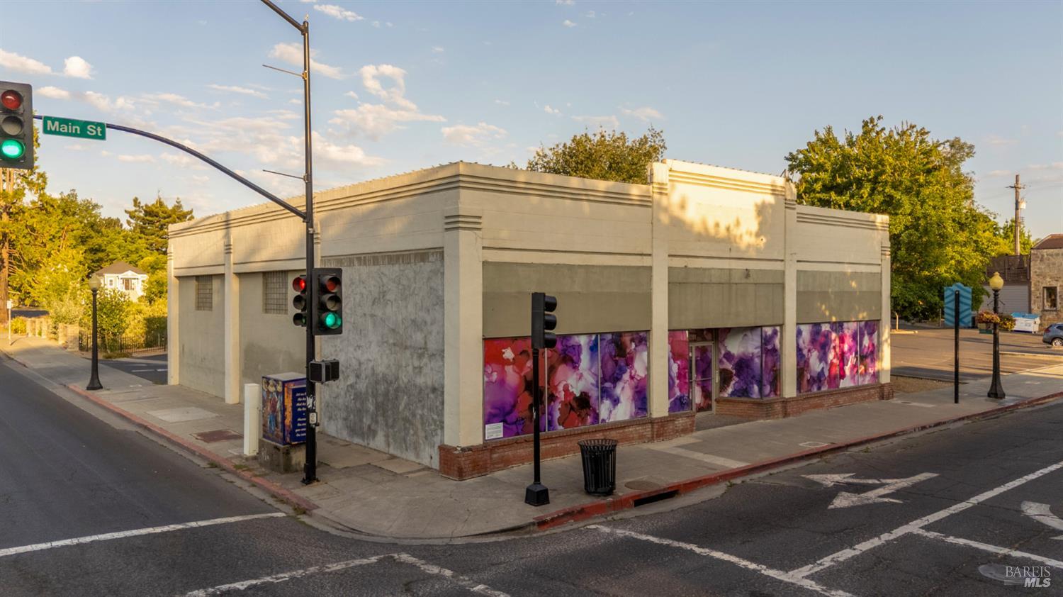 1201 Main St
