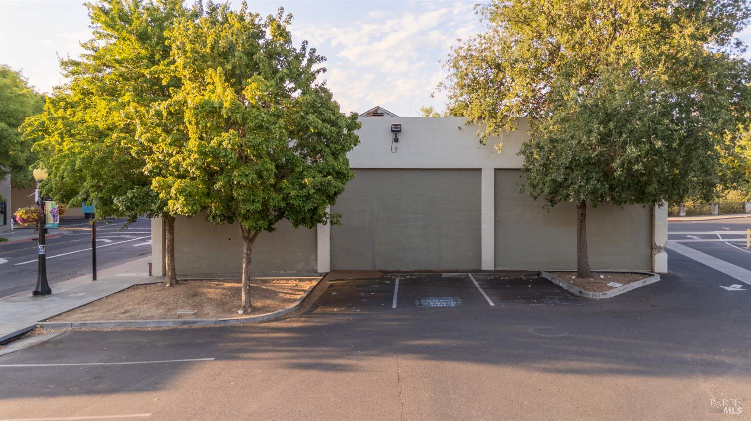 1201 Main St