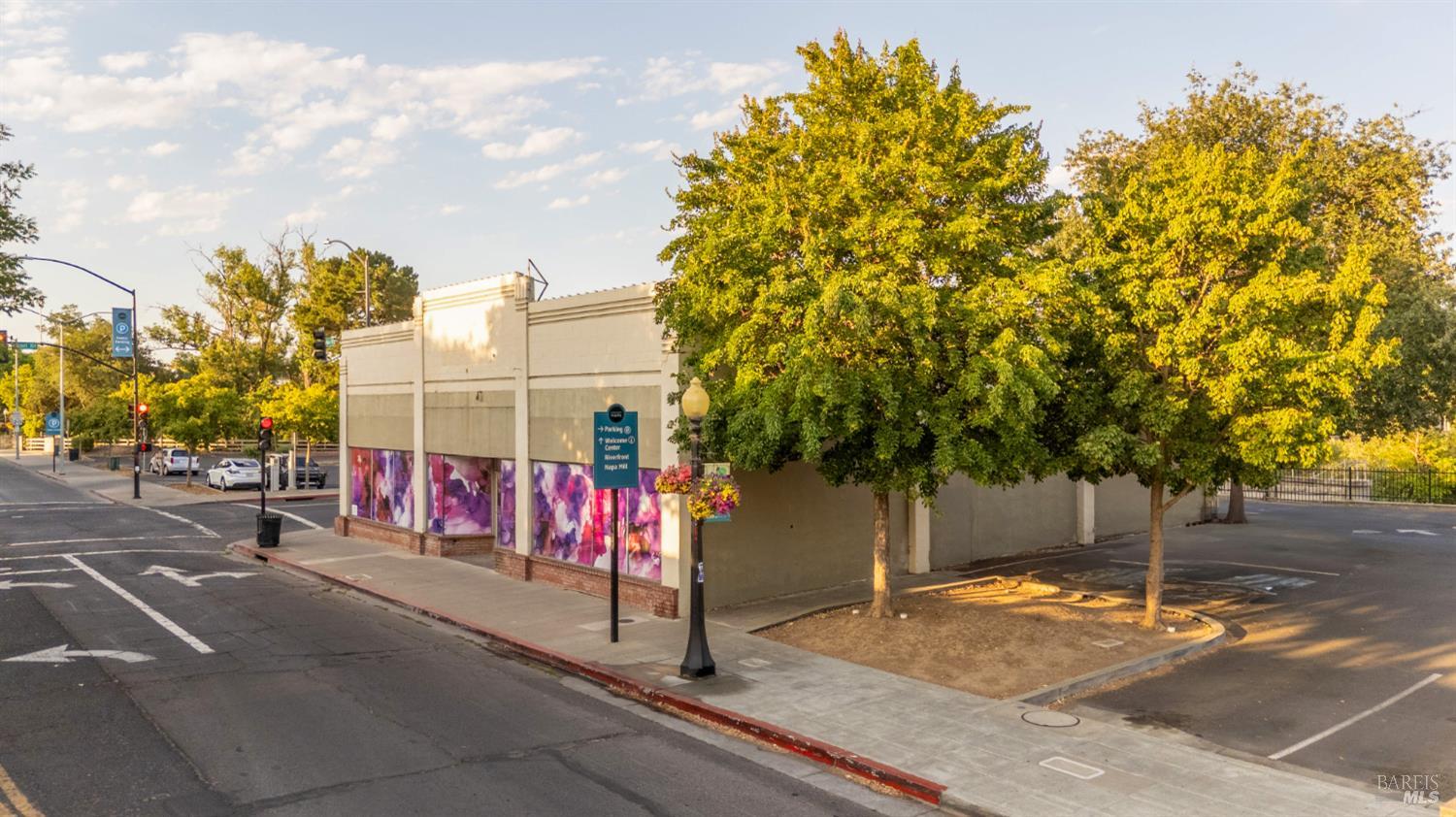 1201 Main St
