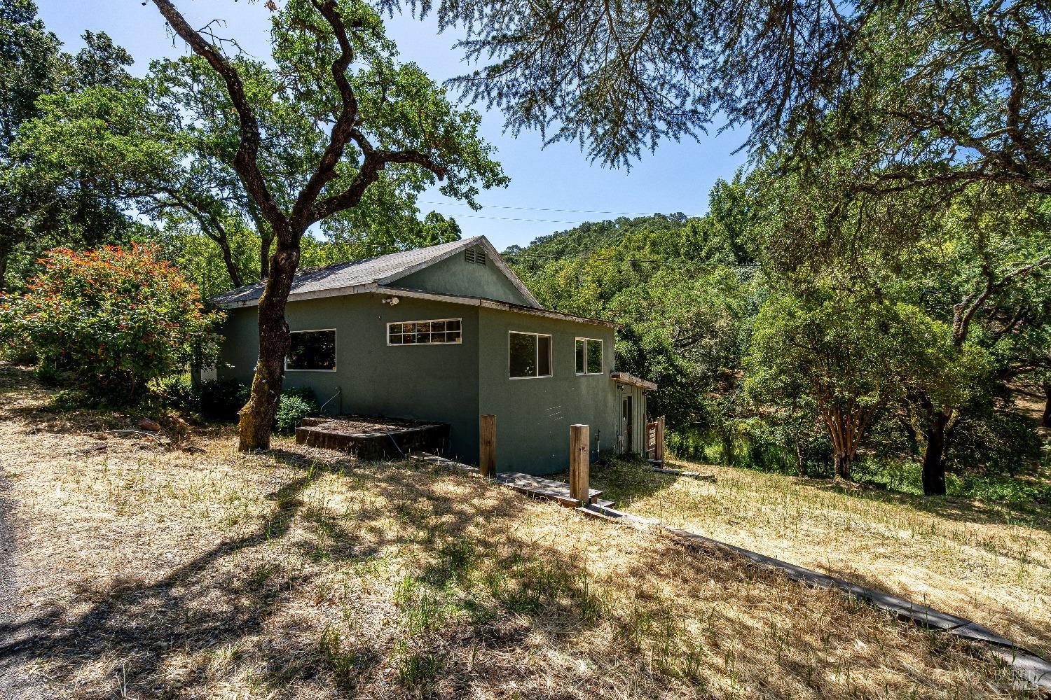 345 Ashlar Dr