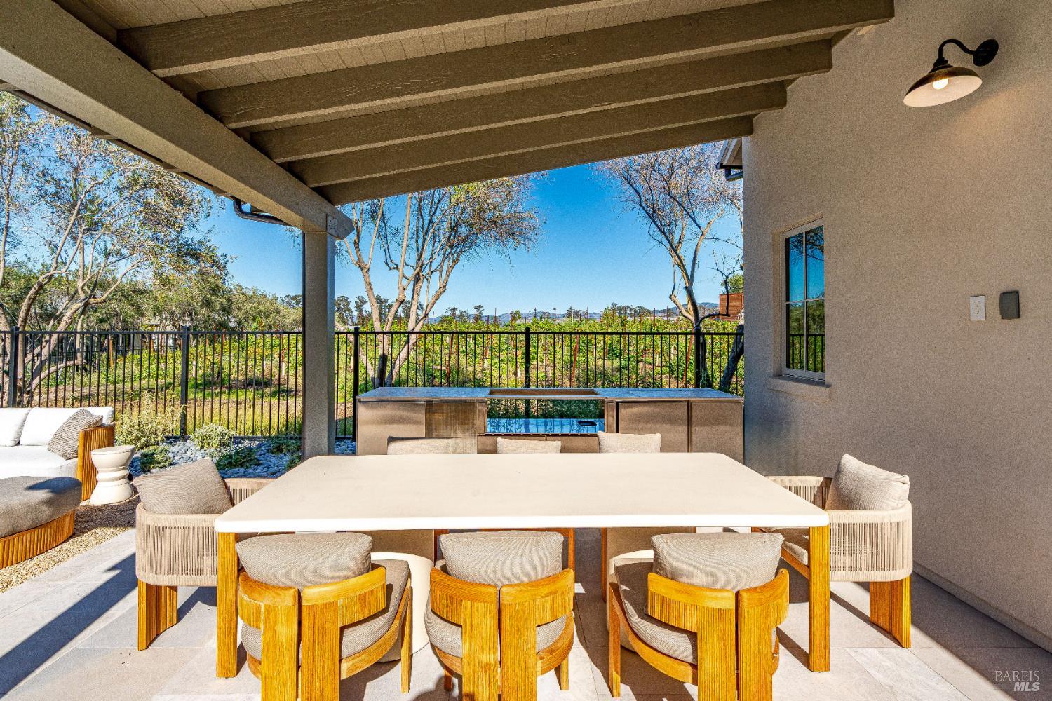 108 Vintners Ct