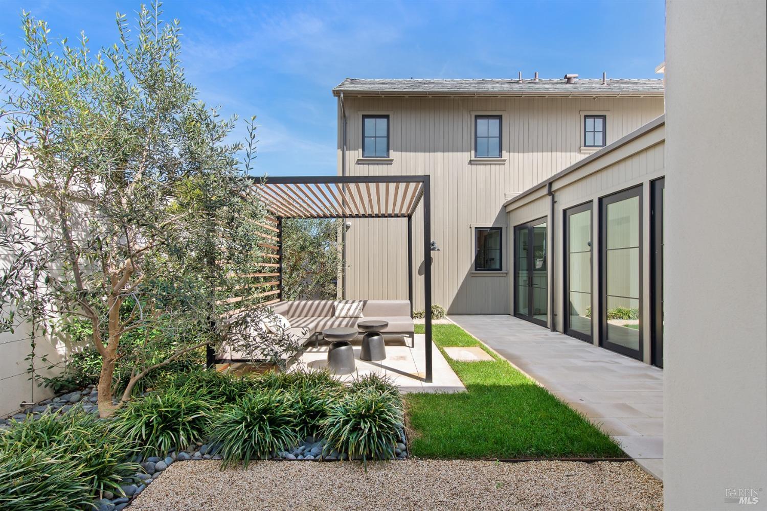 206 Auberge Path Unit: #11