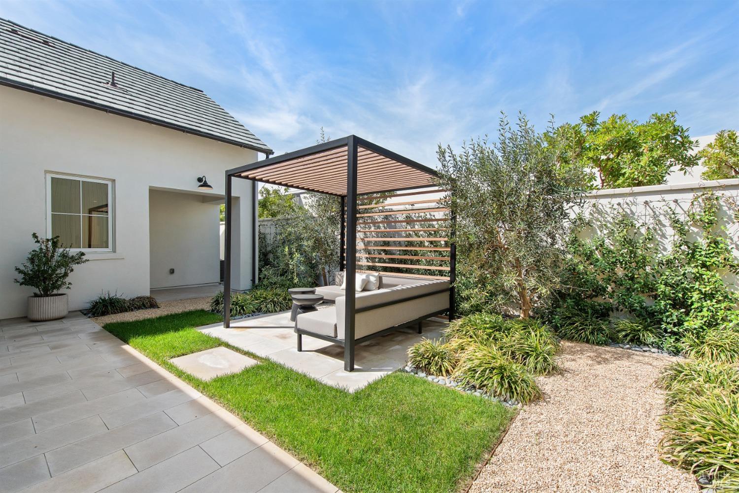 206 Auberge Path Unit: #11