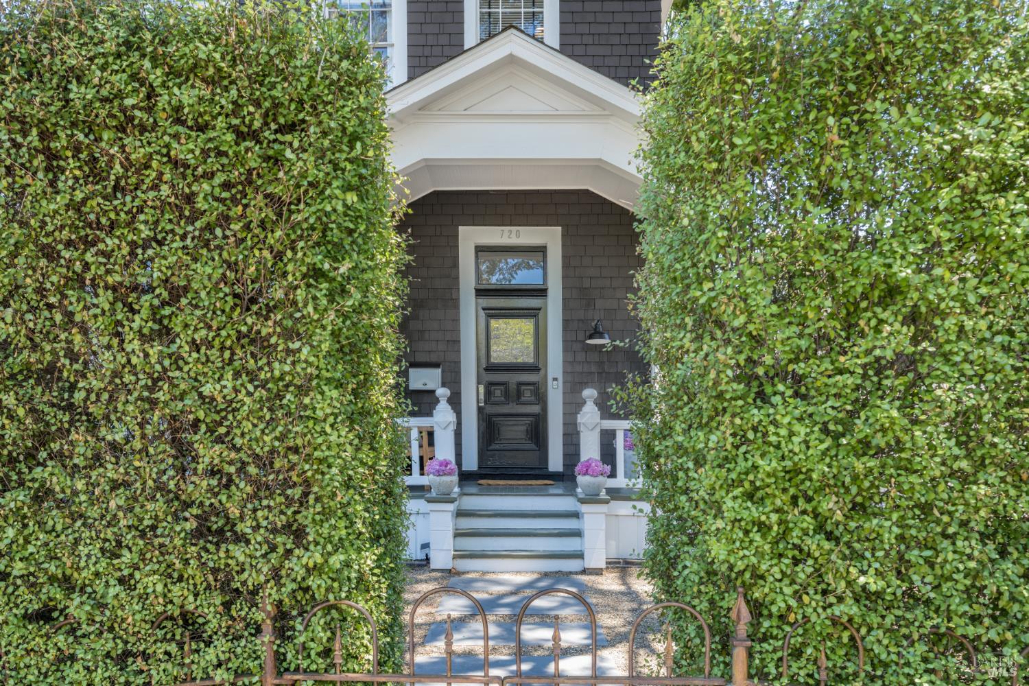 720 Seminary Street