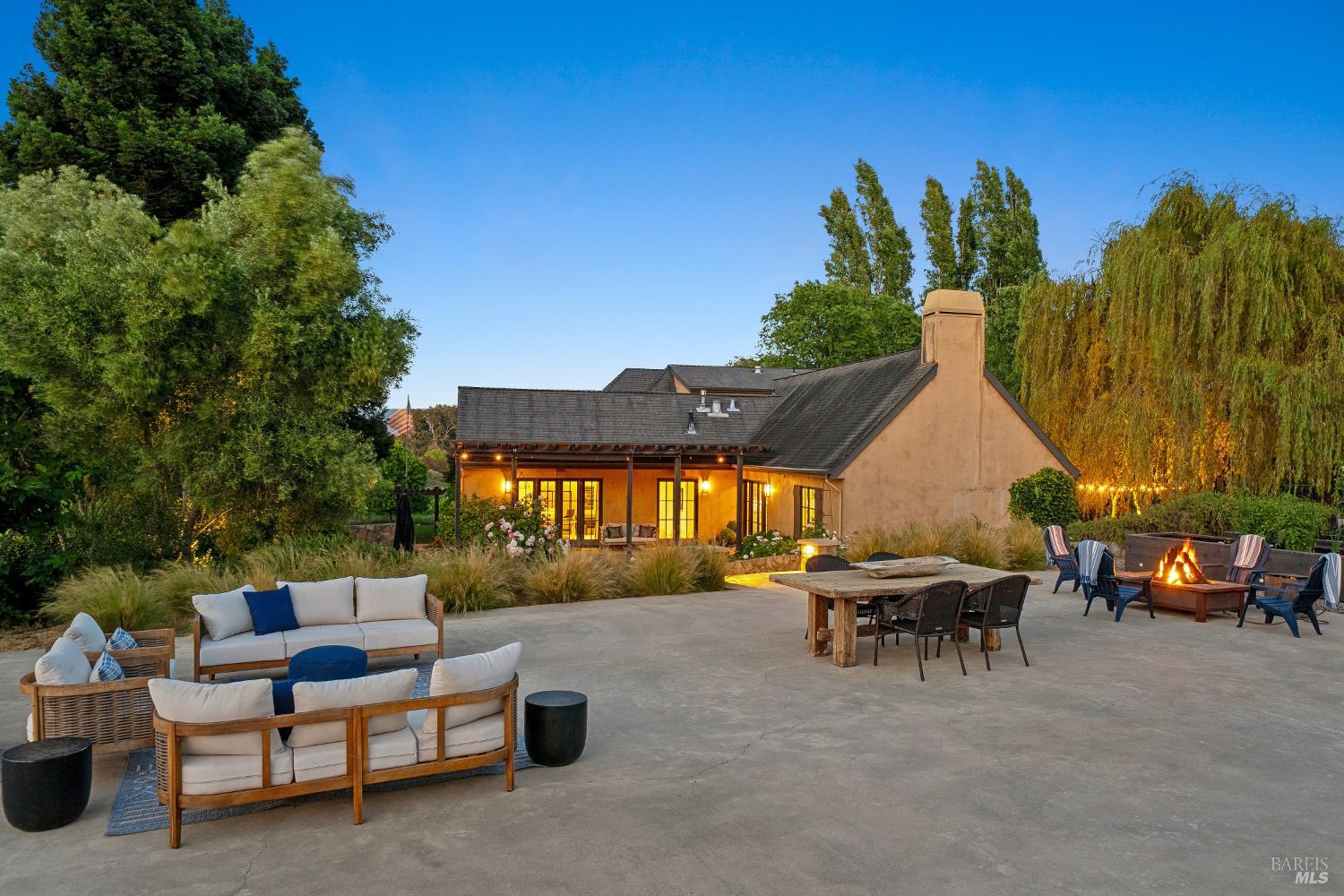 1297 Leaning Oak Drive
