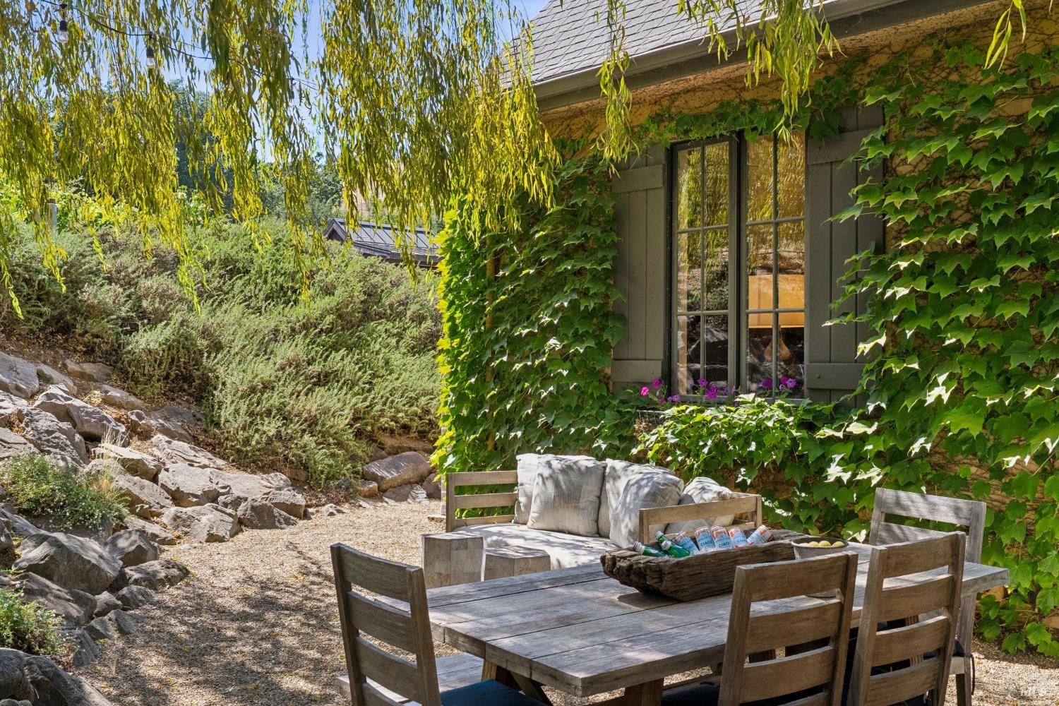 1297 Leaning Oak Drive