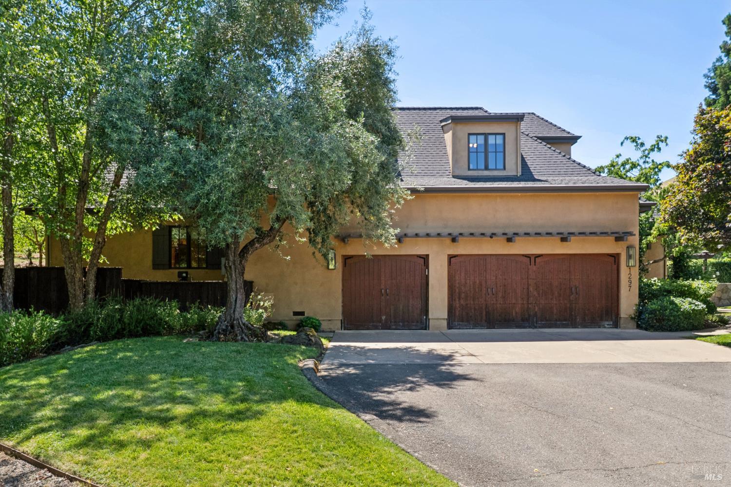 1297 Leaning Oak Drive